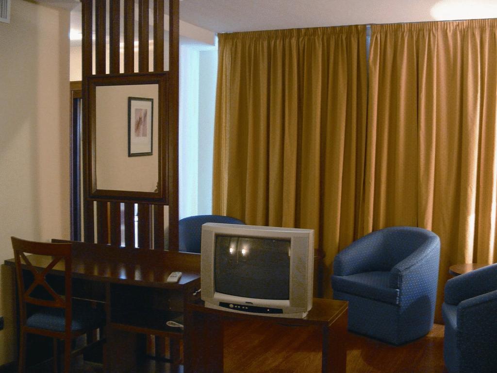 Hg Gaona Hotel Peligros Room photo
